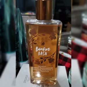 8 oz Bonfire Bash body wash Bath and Body Works